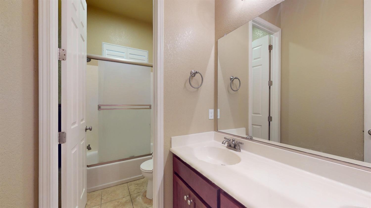 Detail Gallery Image 18 of 35 For 804 Freedom Point Way, Manteca,  CA 95336 - 3 Beds | 2/1 Baths