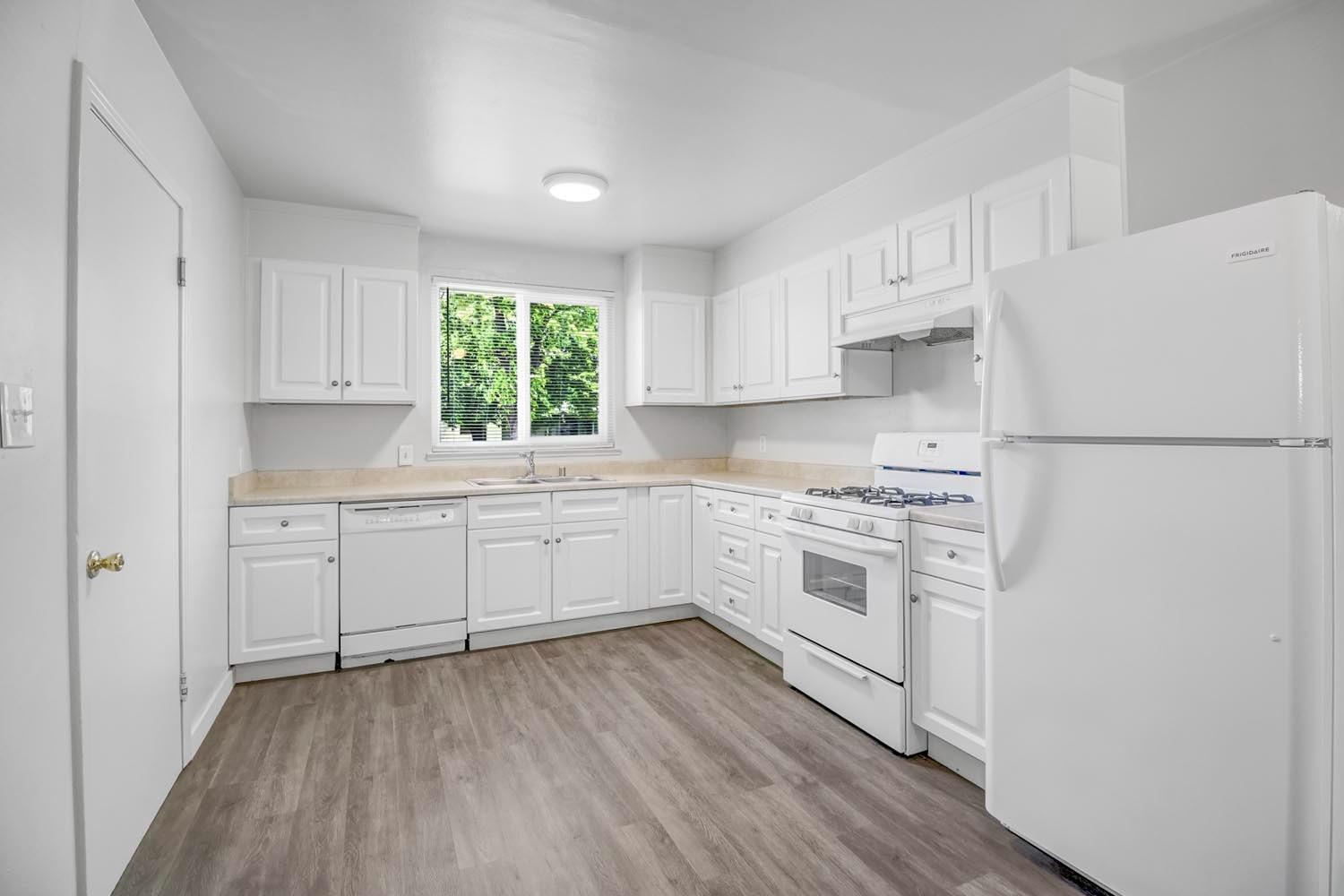 Detail Gallery Image 12 of 44 For 5720 Ortega St, Sacramento,  CA 95824 - 3 Beds | 2 Baths