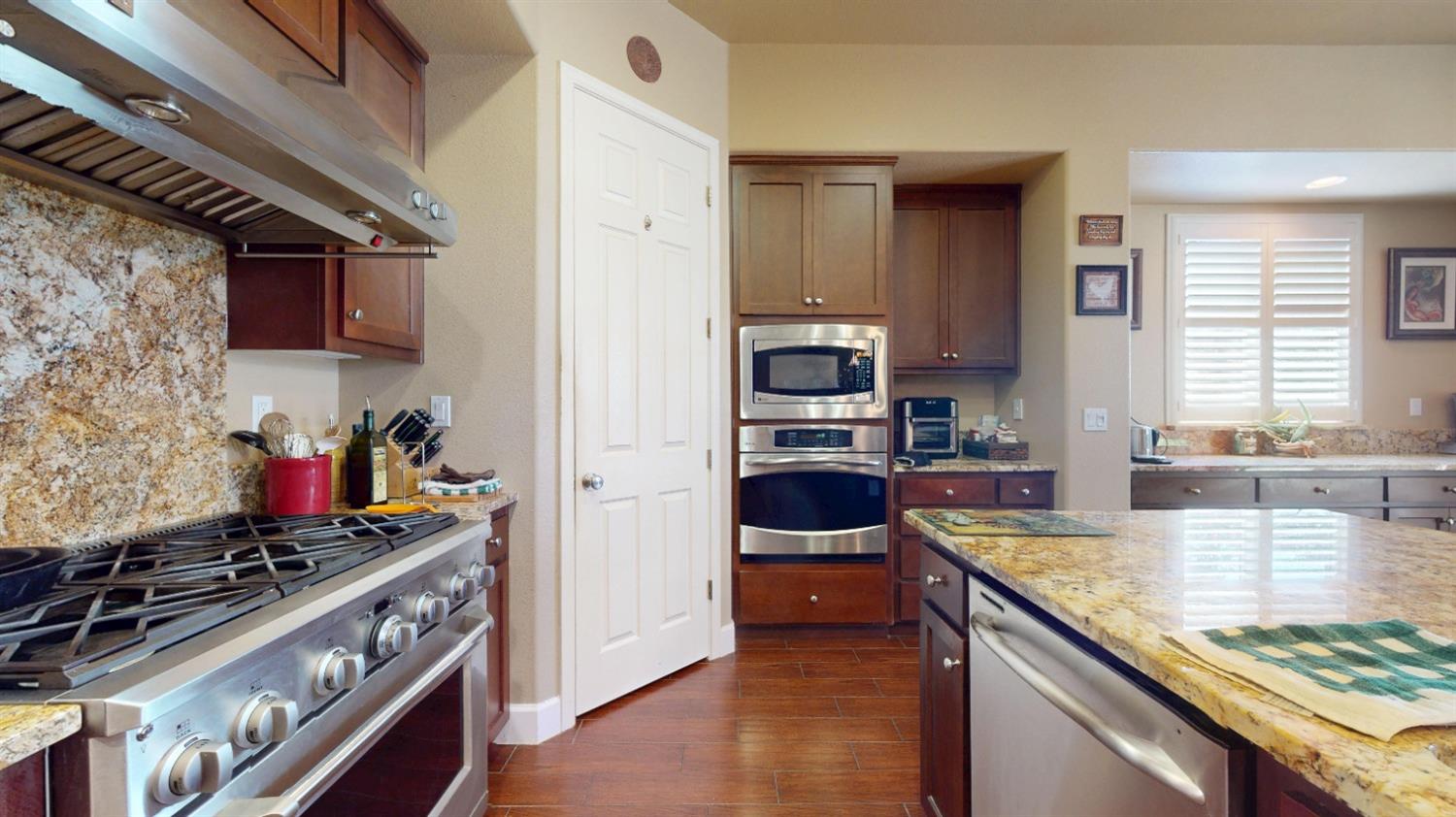 Detail Gallery Image 12 of 35 For 804 Freedom Point Way, Manteca,  CA 95336 - 3 Beds | 2/1 Baths