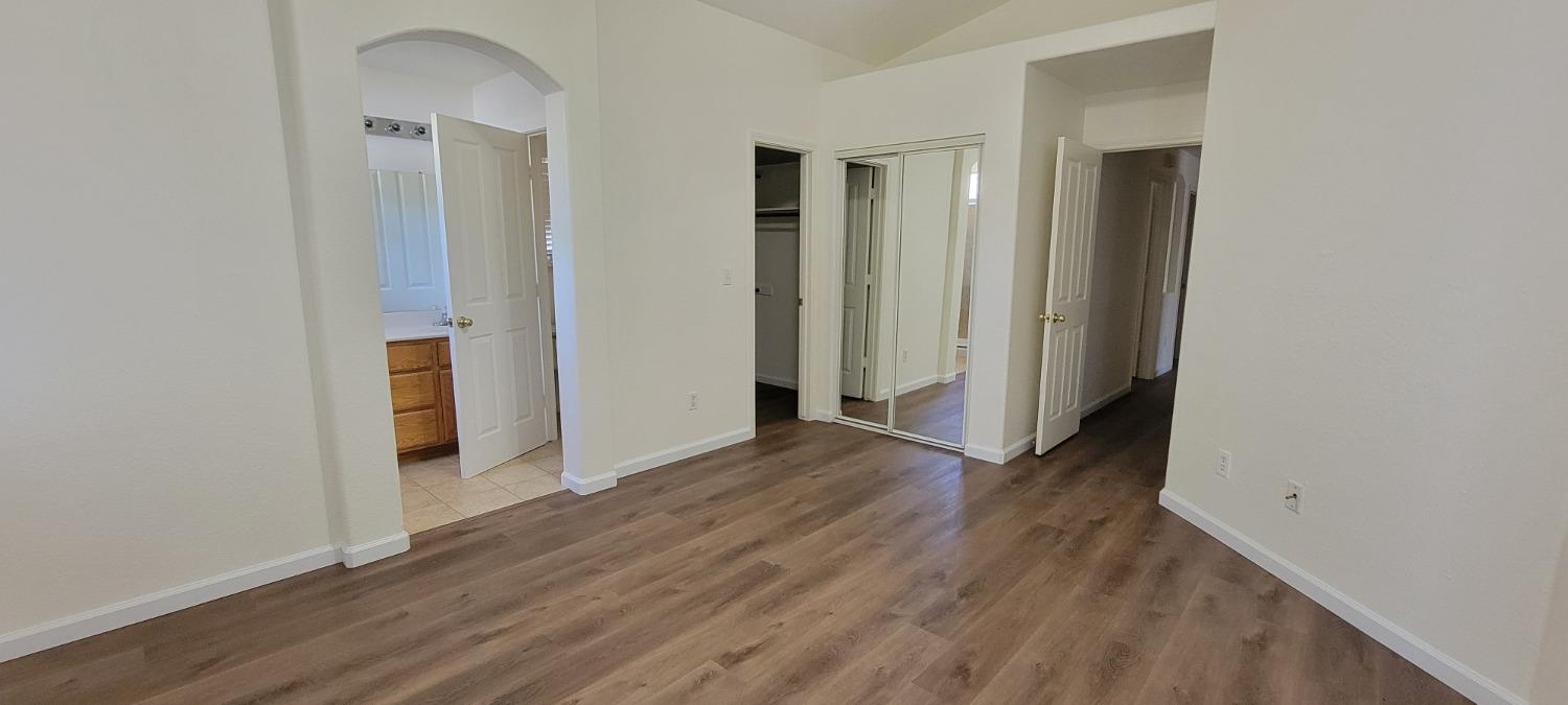 Detail Gallery Image 8 of 13 For 8239 Leesburg Way, Elk Grove,  CA 95624 - 3 Beds | 2 Baths