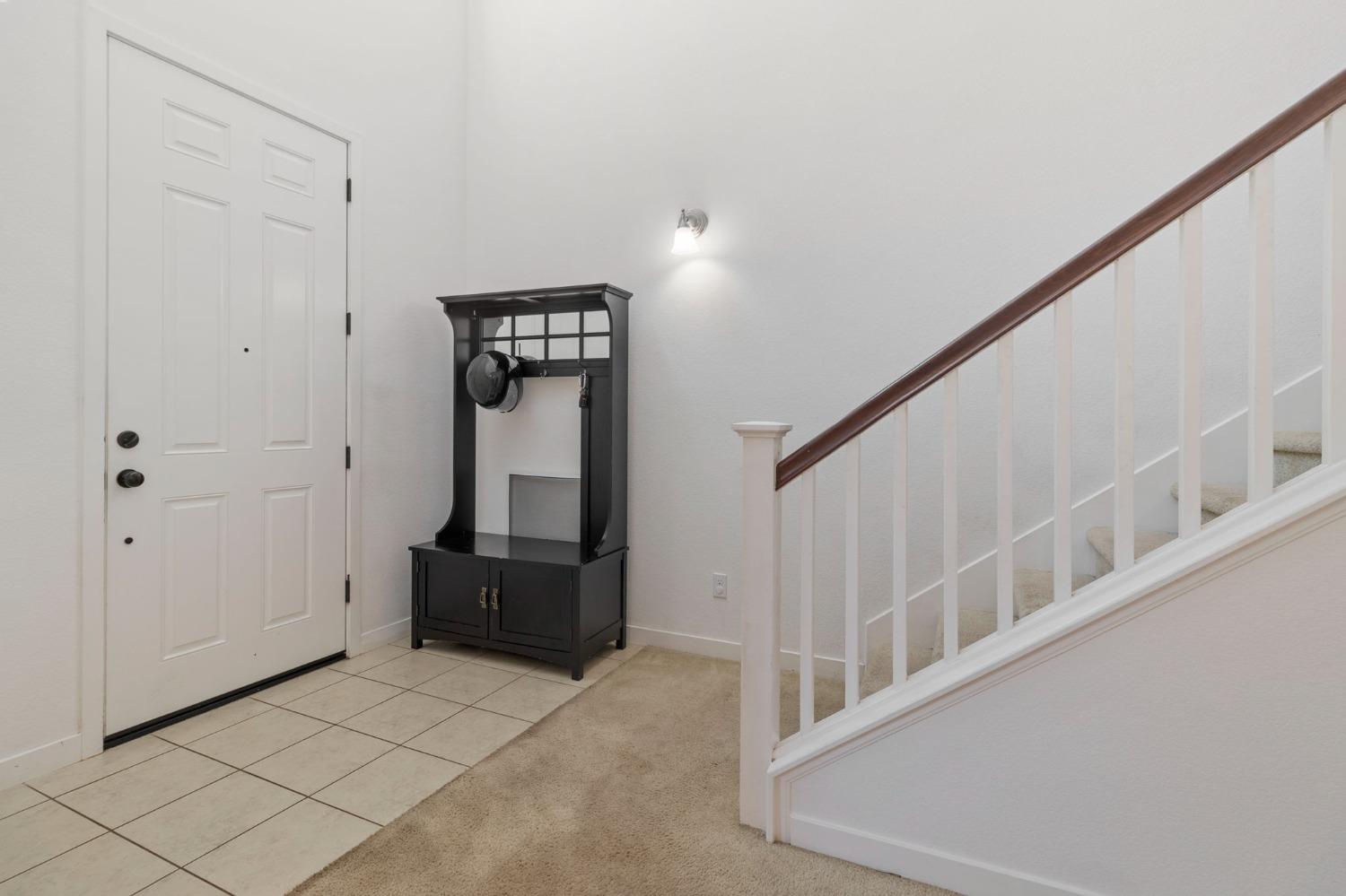 Detail Gallery Image 3 of 29 For 20744 Fairway Dr, Patterson,  CA 95363 - 5 Beds | 3/1 Baths