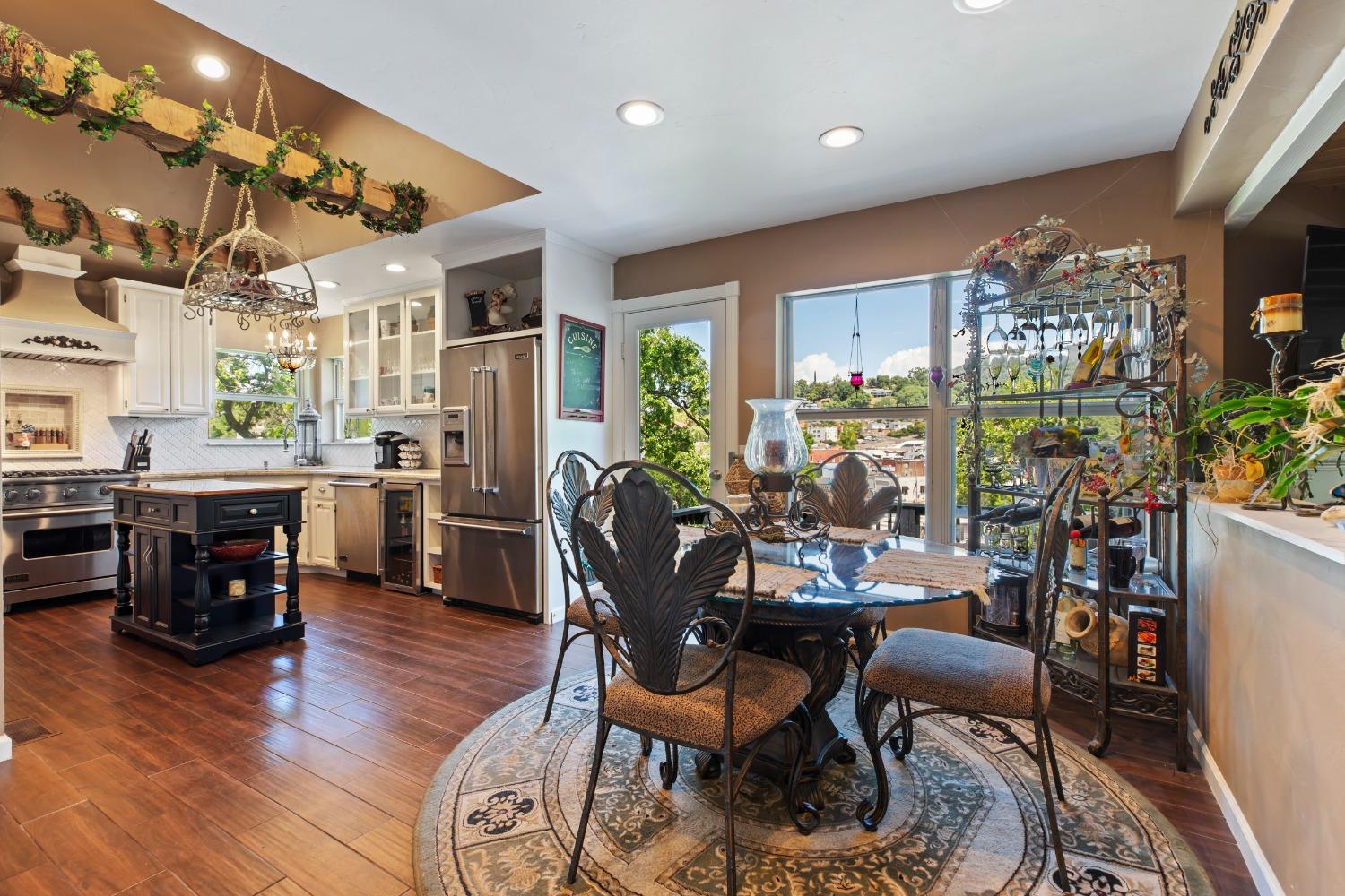 Detail Gallery Image 14 of 65 For 100 W Church Ln, Sonora,  CA 95370 - 4 Beds | 4 Baths