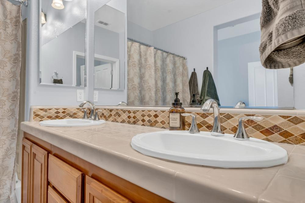 Photo #35: 225058372 Listing: Photo #35