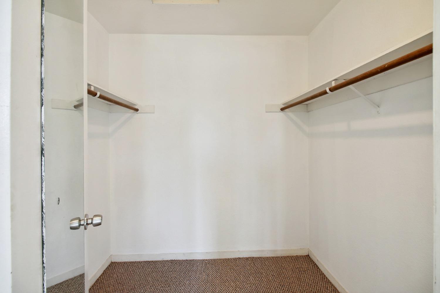Photo #27: 225057692 Listing: Photo #27