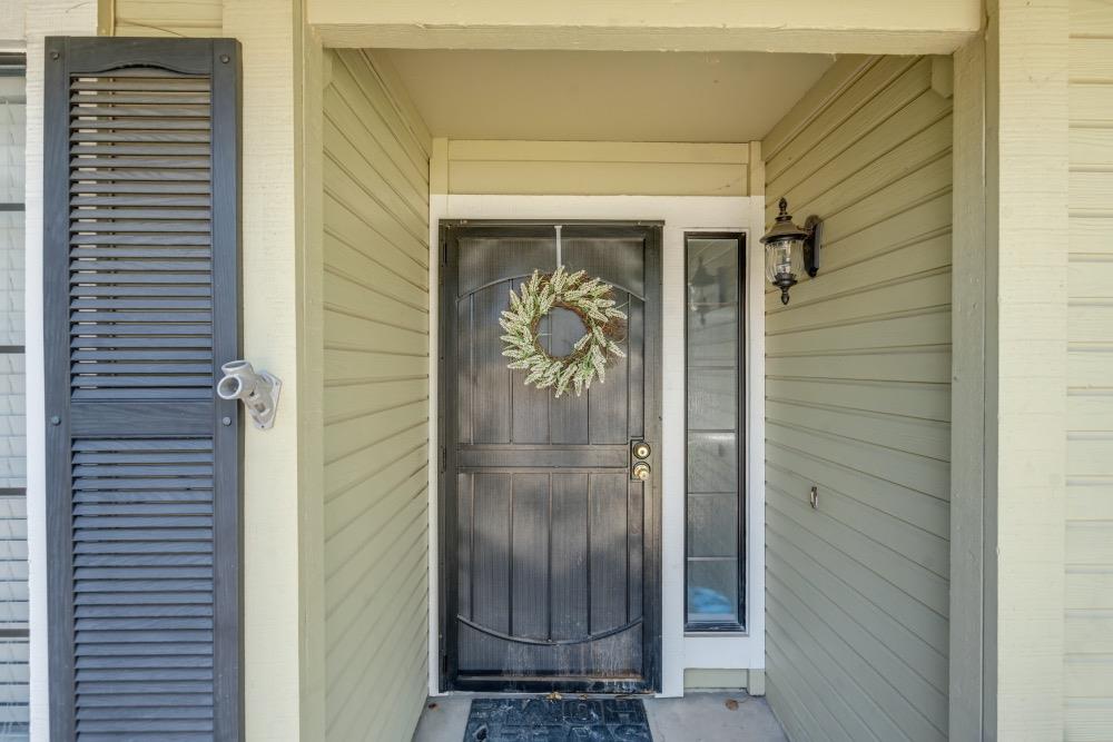 Detail Gallery Image 5 of 46 For 7008 Fall Way, Elk Grove,  CA 95758 - 3 Beds | 2 Baths