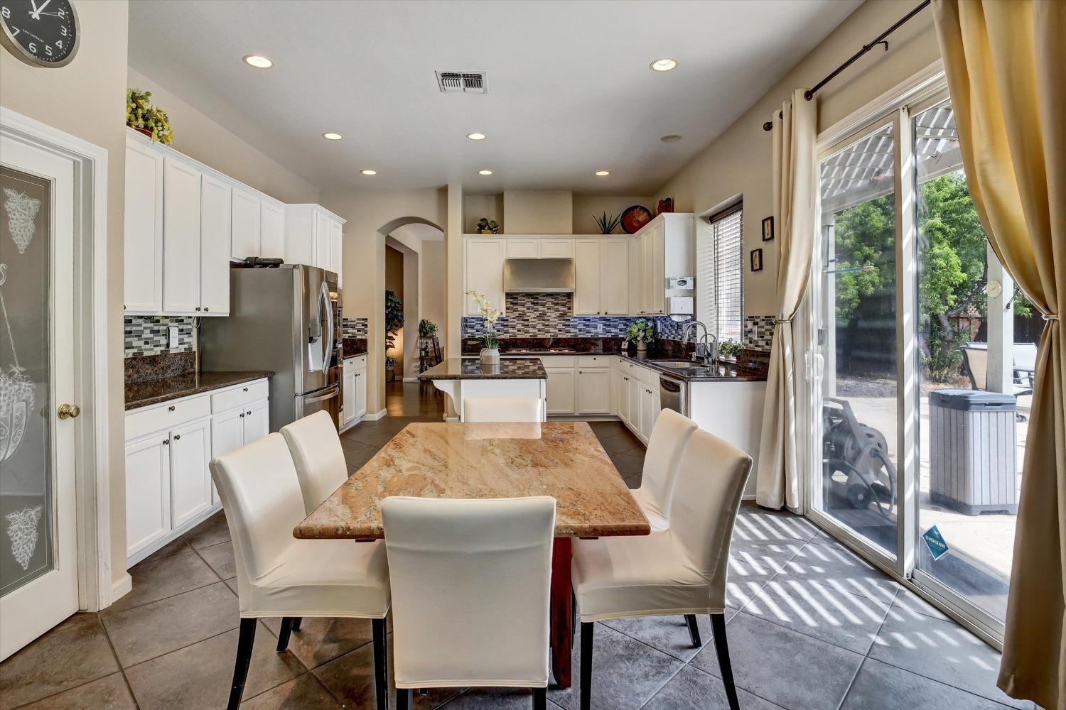 Detail Gallery Image 57 of 65 For 9500 Chicory Field Way, Elk Grove,  CA 95624 - 5 Beds | 4 Baths