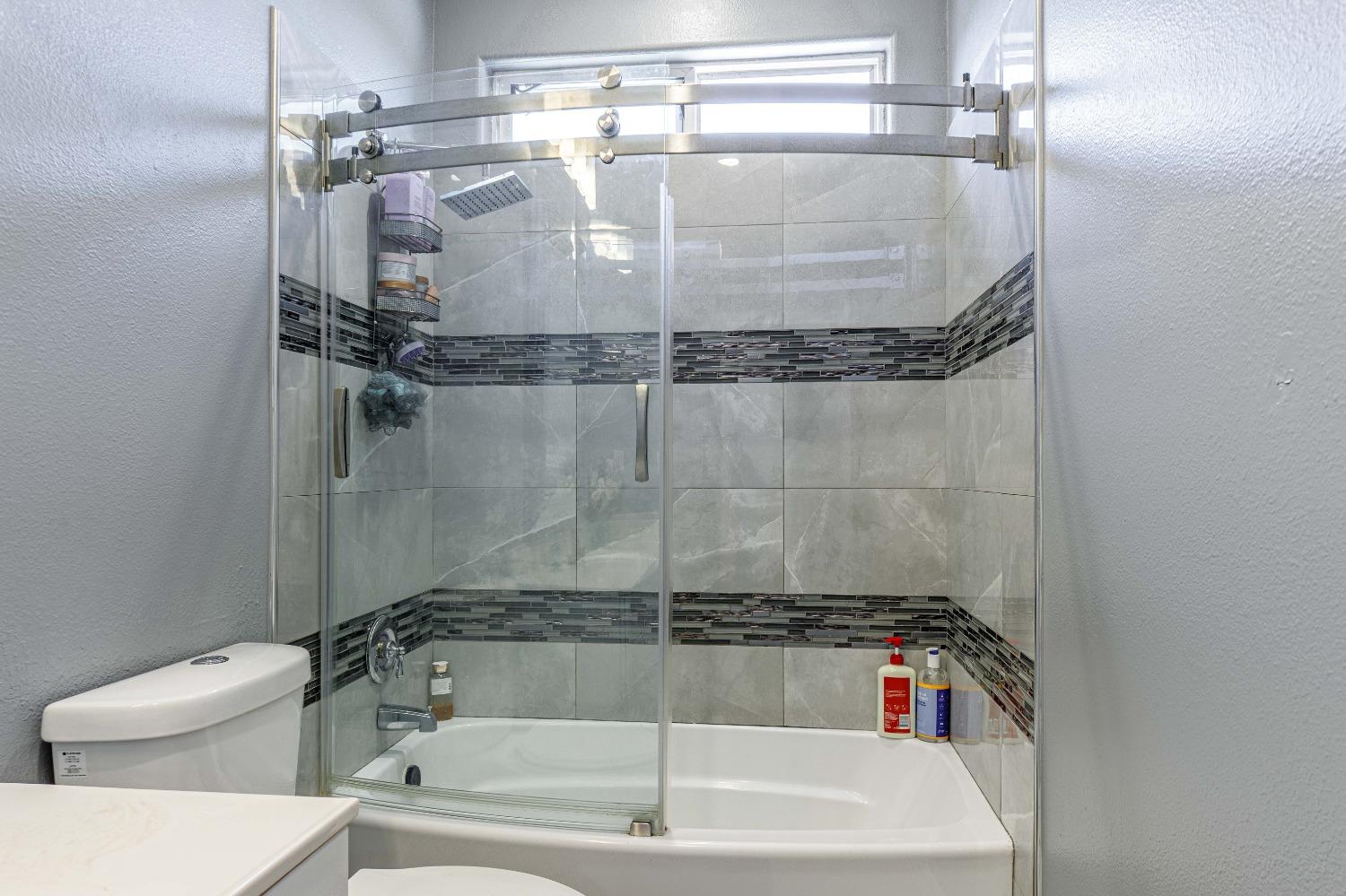 Detail Gallery Image 19 of 45 For 4600 via Terreno, Modesto,  CA 95357 - 4 Beds | 2/1 Baths