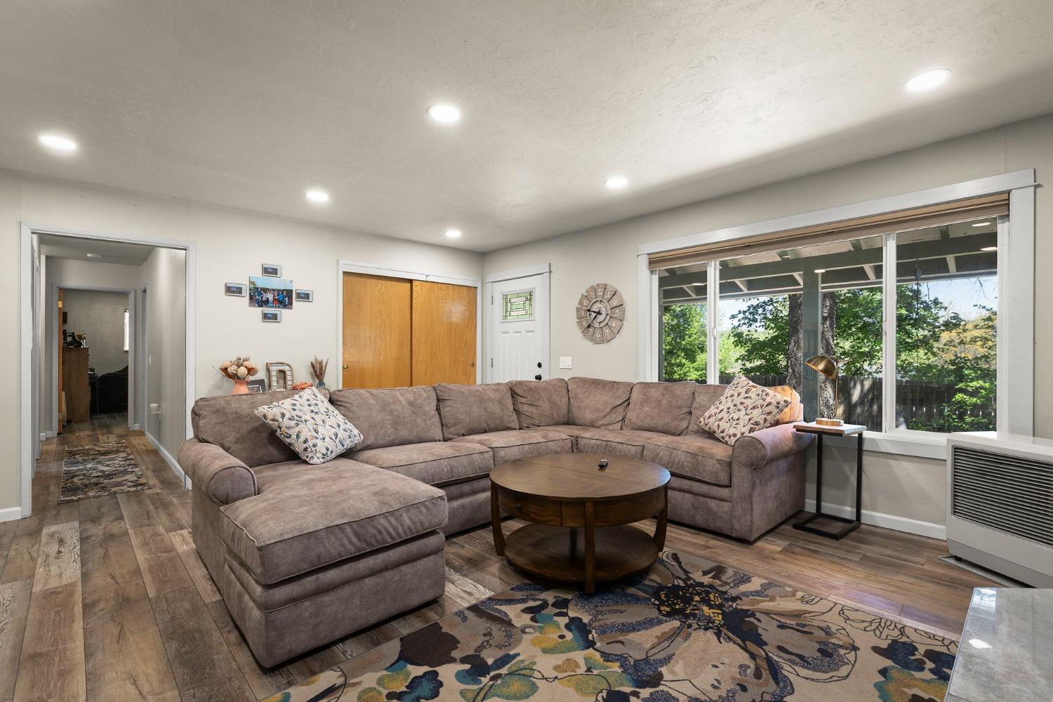 Detail Gallery Image 3 of 23 For 373 Alder St, Quincy,  CA 95971 - 3 Beds | 2 Baths