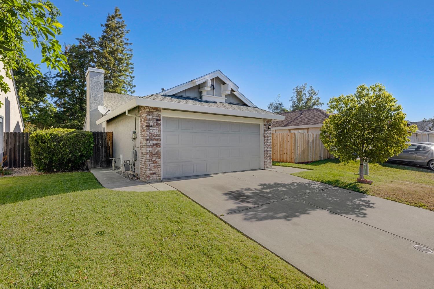 Detail Gallery Image 3 of 36 For 7101 Sutherland Way, Elk Grove,  CA 95758 - 3 Beds | 2 Baths