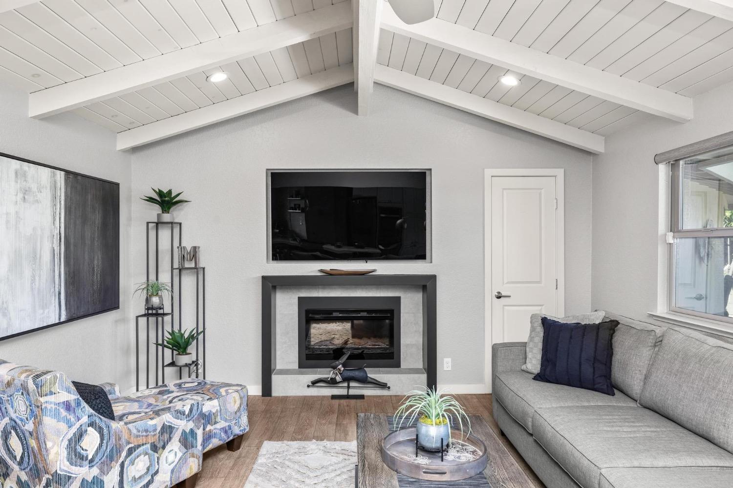 Detail Gallery Image 21 of 65 For 23271 S Pebble Beach Ln, Ripon,  CA 95366 - 3 Beds | 3 Baths