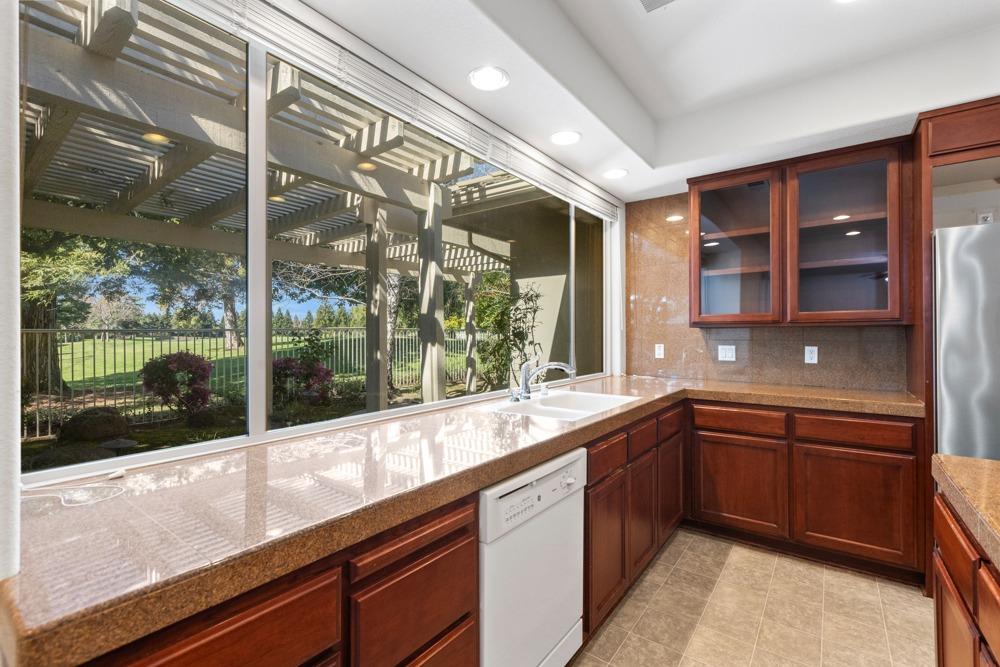 Detail Gallery Image 25 of 56 For 9608 Golf Course Ln, Elk Grove,  CA 95758 - 2 Beds | 2 Baths