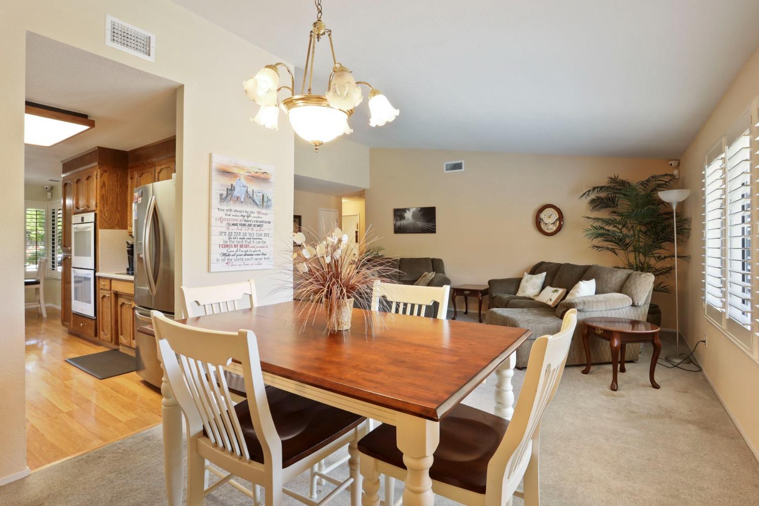 Detail Gallery Image 13 of 62 For 2909 Estate Dr, Stockton,  CA 95209 - 4 Beds | 2 Baths