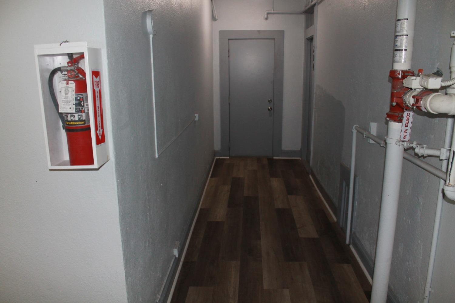 Detail Gallery Image 6 of 30 For 28 S American St, Stockton,  CA 95202 - – Beds | – Baths