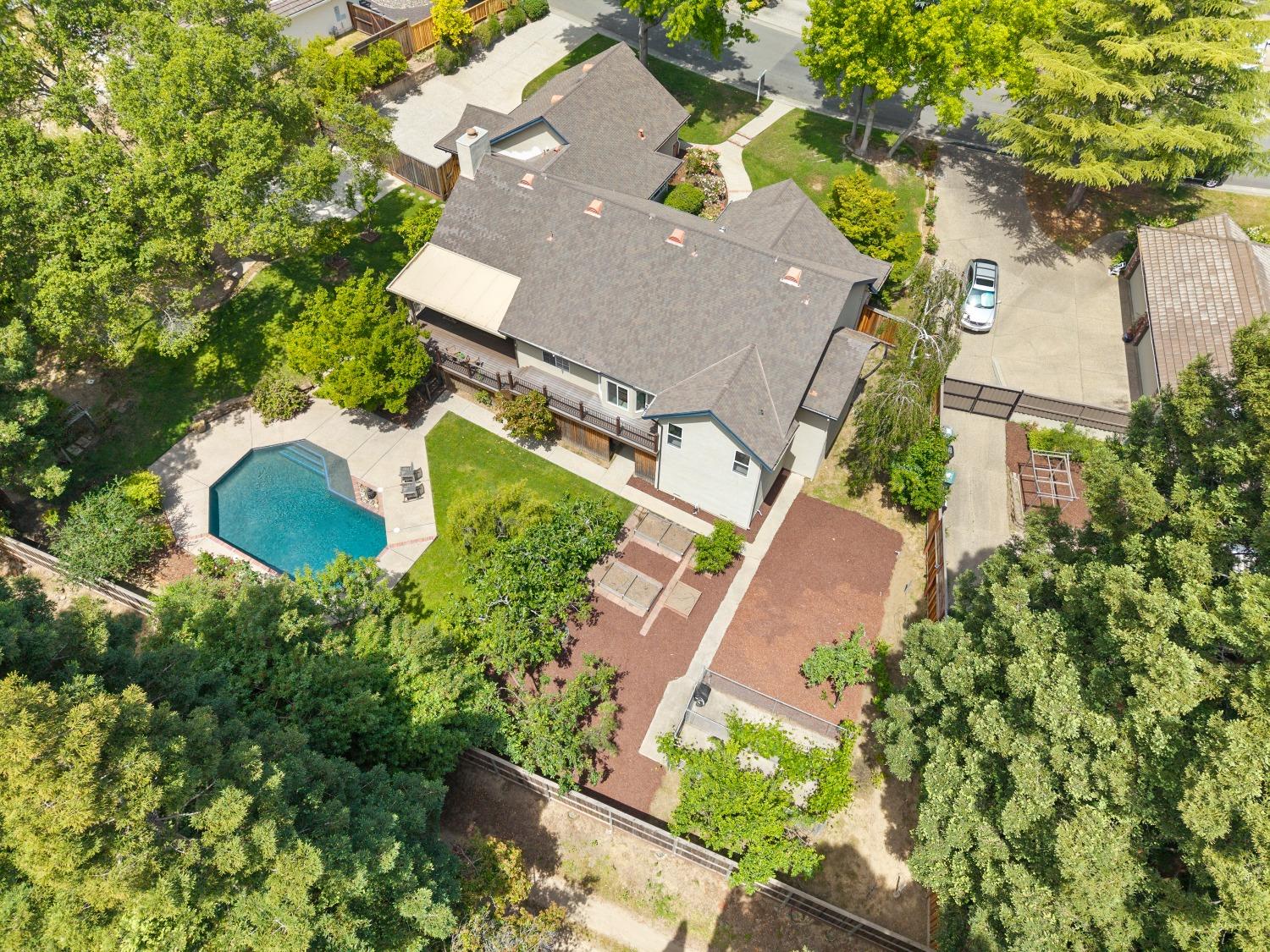 Detail Gallery Image 3 of 38 For 8462 Hialeah Way, Fair Oaks,  CA 95628 - 4 Beds | 3 Baths