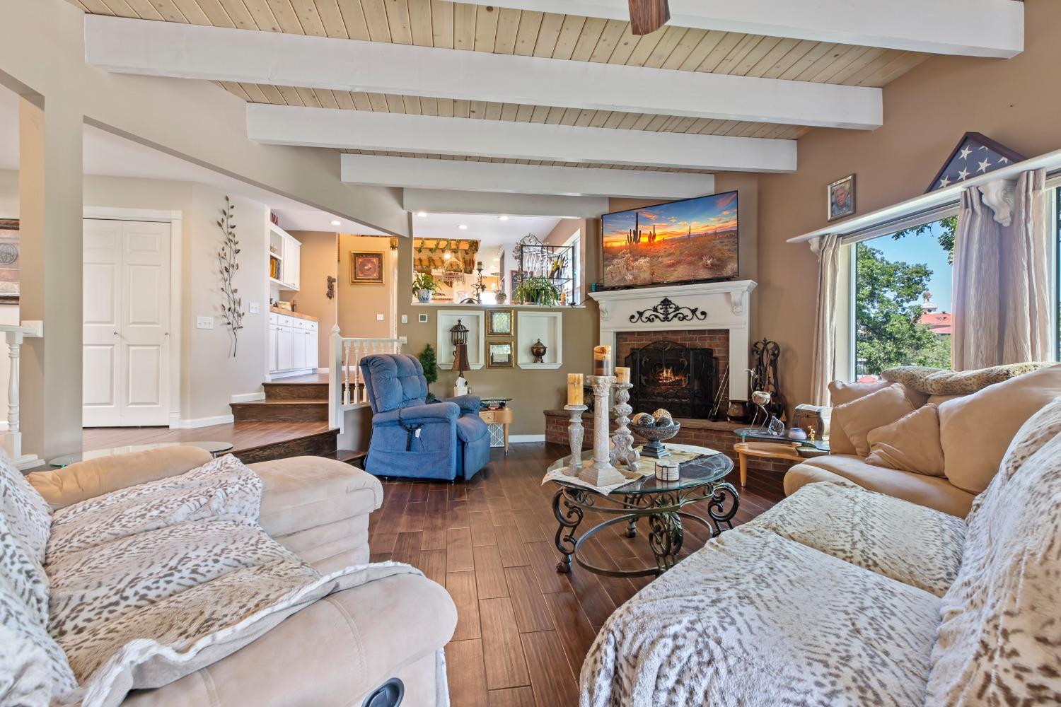 Detail Gallery Image 10 of 65 For 100 W Church Ln, Sonora,  CA 95370 - 4 Beds | 4 Baths