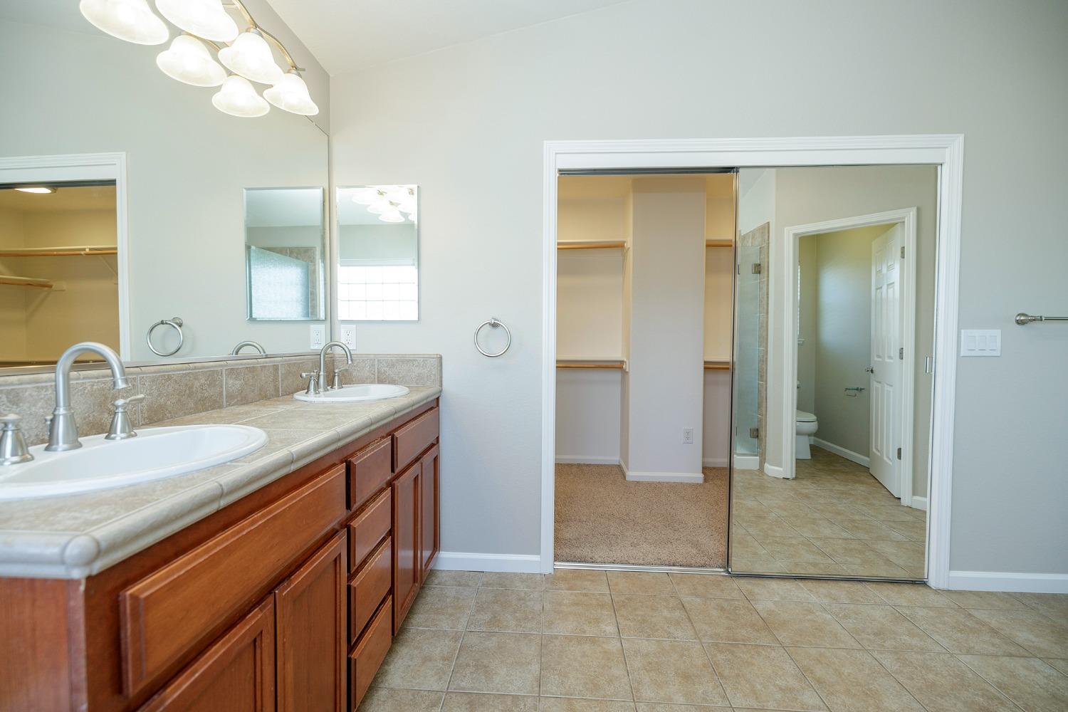 Detail Gallery Image 37 of 53 For 1466 Grand Oak Way, Oakdale,  CA 95361 - 5 Beds | 3 Baths