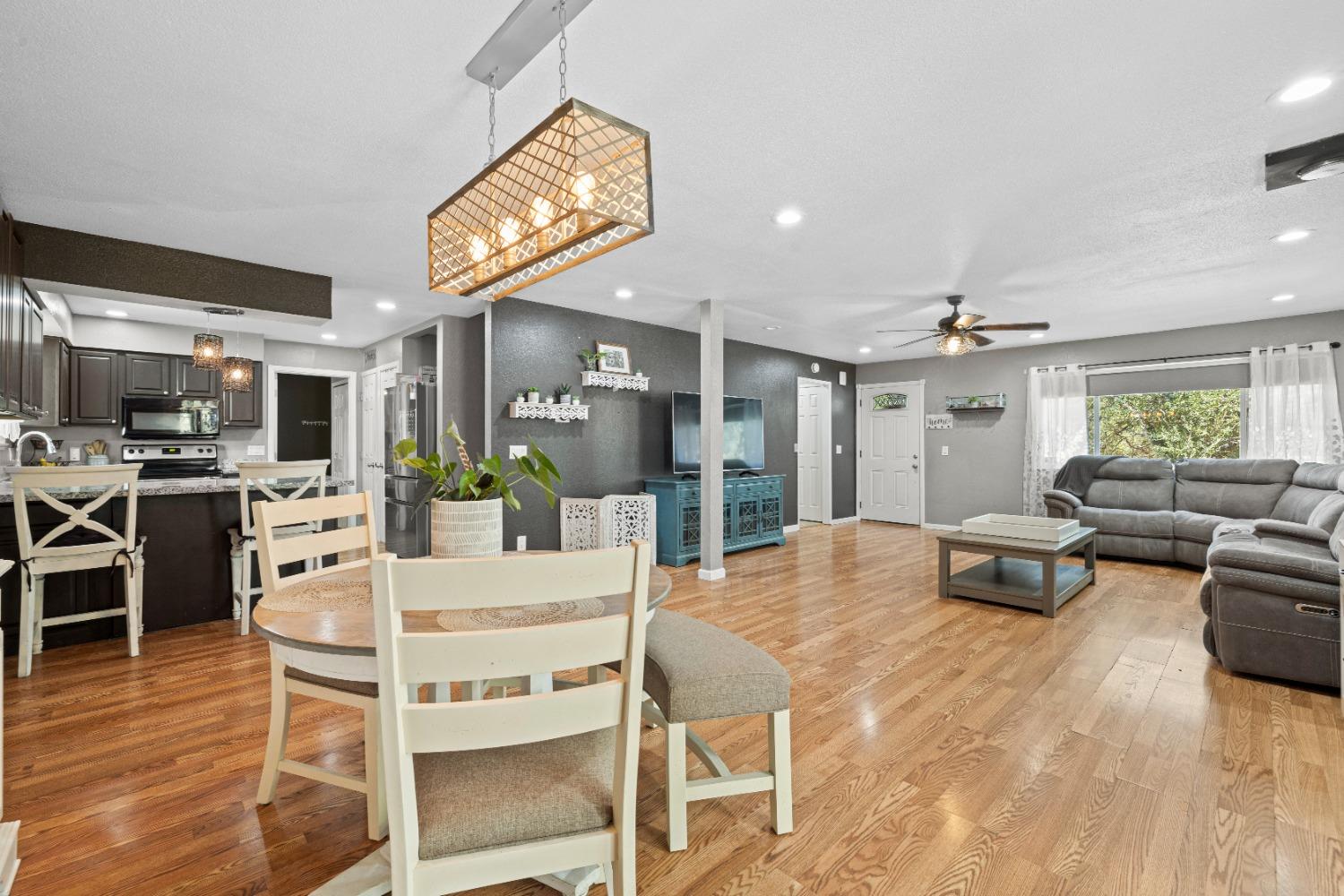 Detail Gallery Image 10 of 45 For 3375 Braniff Ct. Ct, Cameron Park,  CA 95682 - 4 Beds | 2/1 Baths