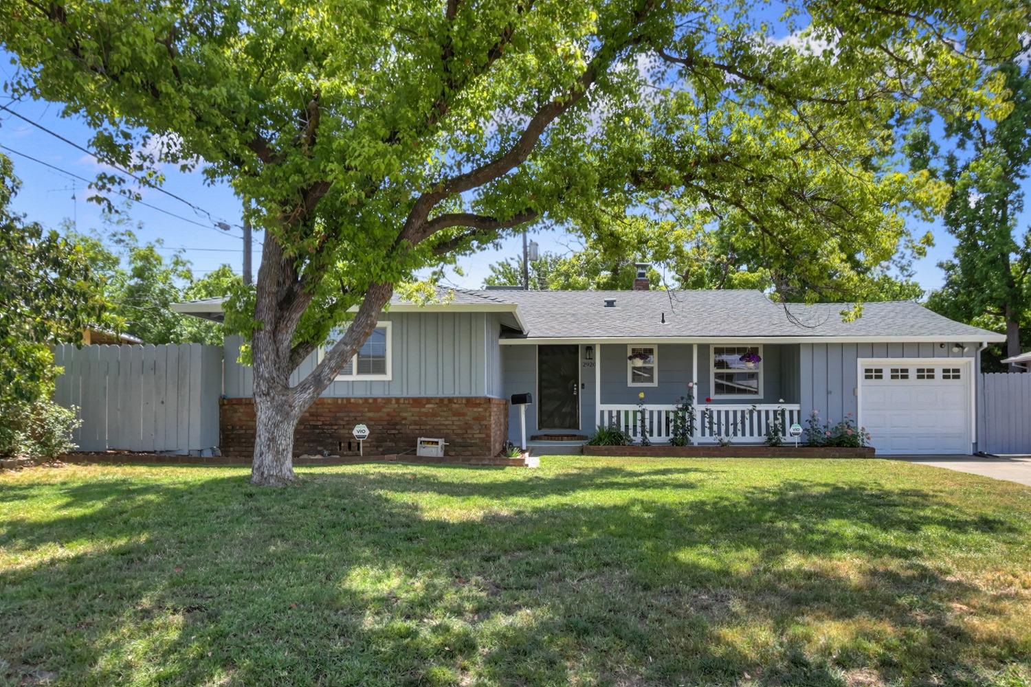 Detail Gallery Image 2 of 50 For 2920 Maison Way, Sacramento,  CA 95864 - 3 Beds | 1 Baths