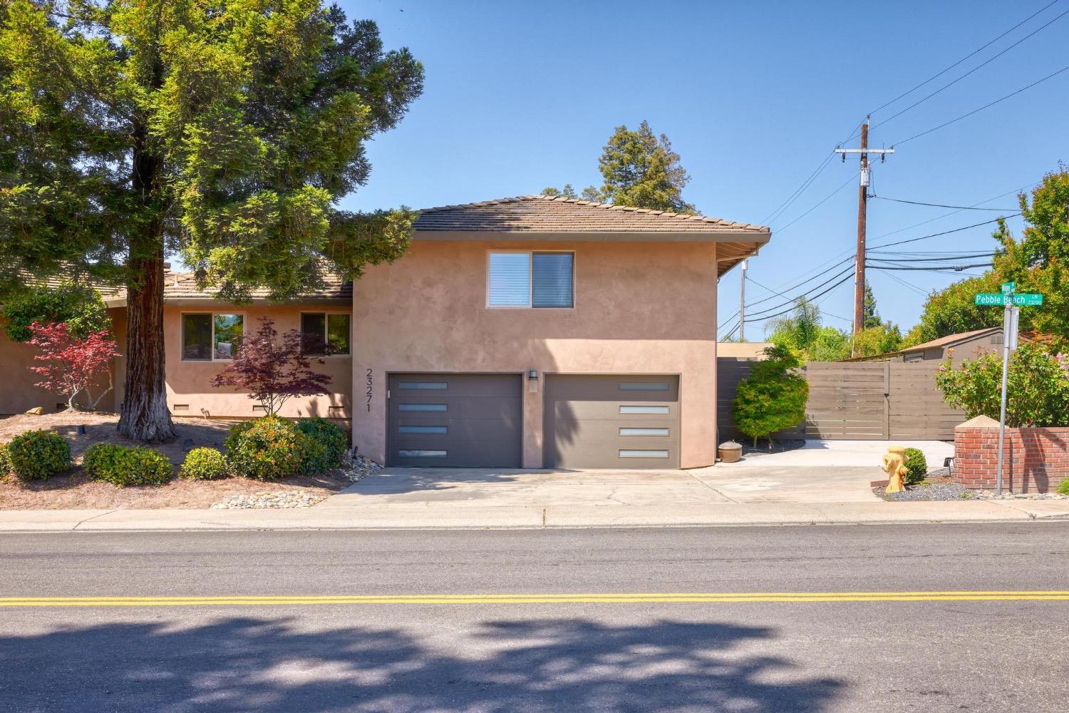 Detail Gallery Image 14 of 65 For 23271 S Pebble Beach Ln, Ripon,  CA 95366 - 3 Beds | 3 Baths
