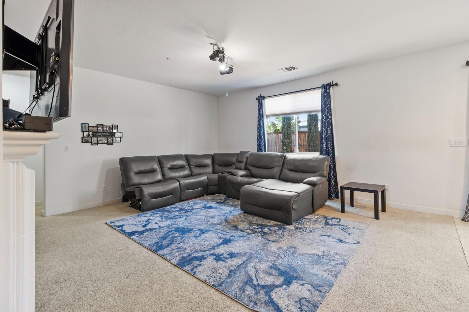 Detail Gallery Image 10 of 29 For 20744 Fairway Dr, Patterson,  CA 95363 - 5 Beds | 3/1 Baths
