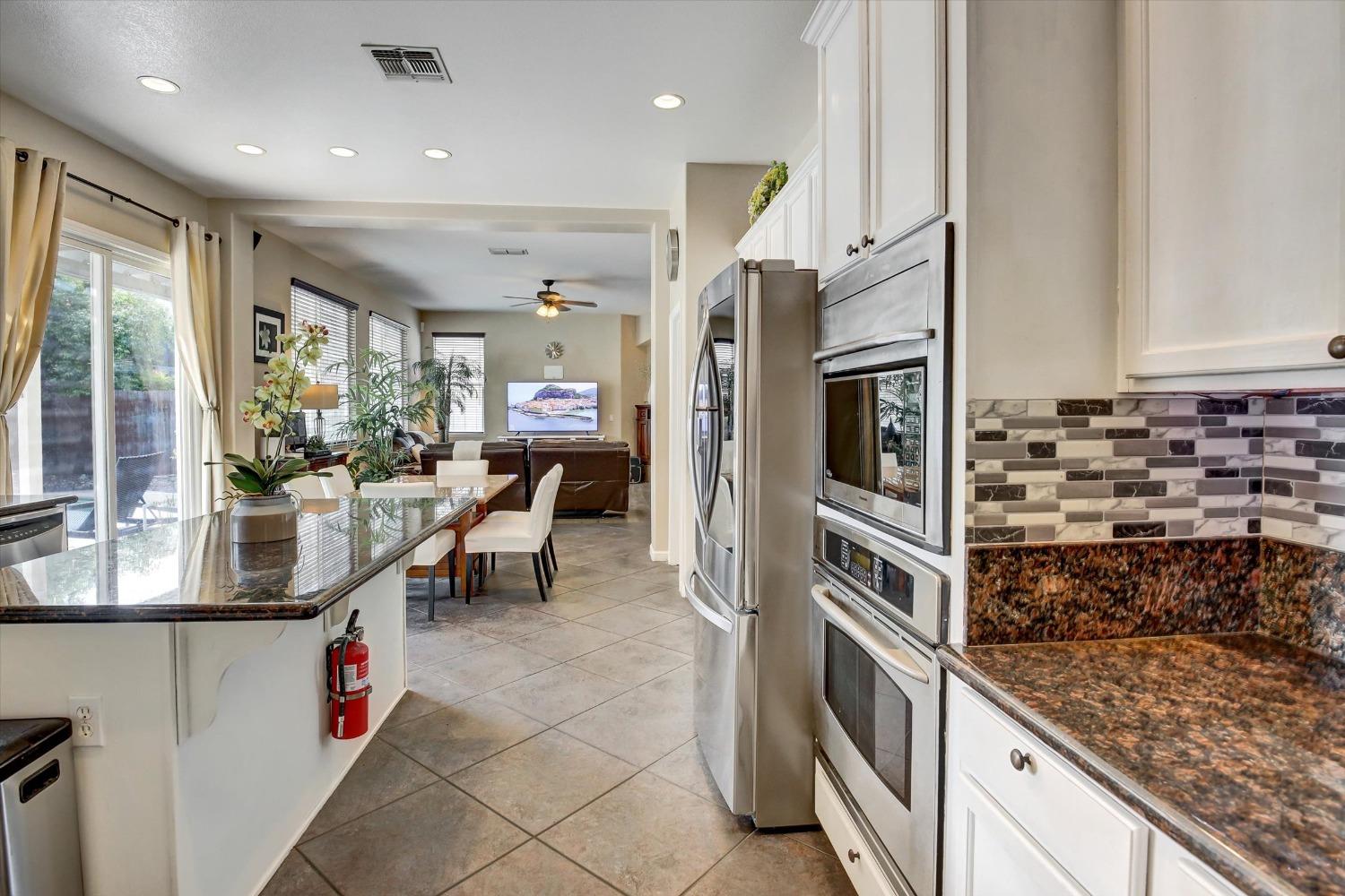Detail Gallery Image 55 of 65 For 9500 Chicory Field Way, Elk Grove,  CA 95624 - 5 Beds | 4 Baths