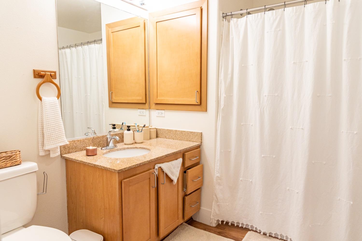 Photo #13: 225057802 Listing: Photo #13