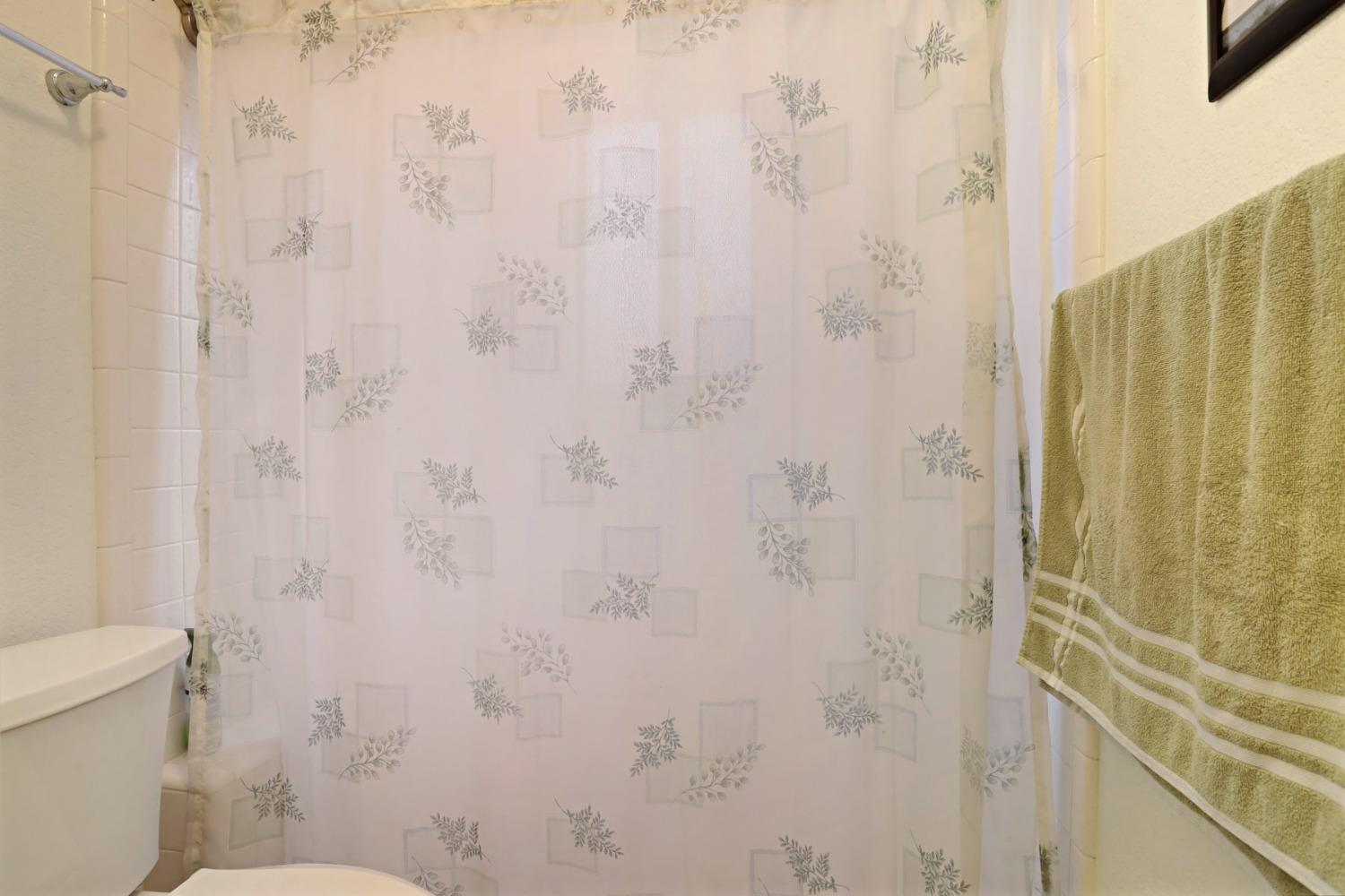Detail Gallery Image 34 of 62 For 2909 Estate Dr, Stockton,  CA 95209 - 4 Beds | 2 Baths