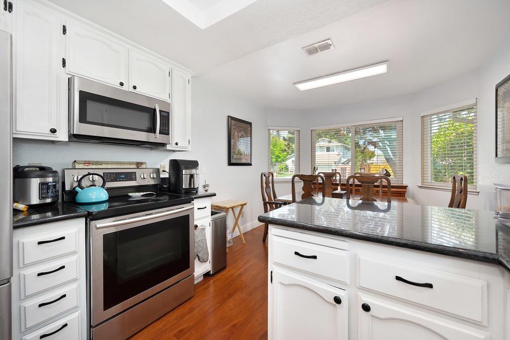 Detail Gallery Image 15 of 33 For 3928 Little Rock Dr, Antelope,  CA 95843 - 3 Beds | 2 Baths