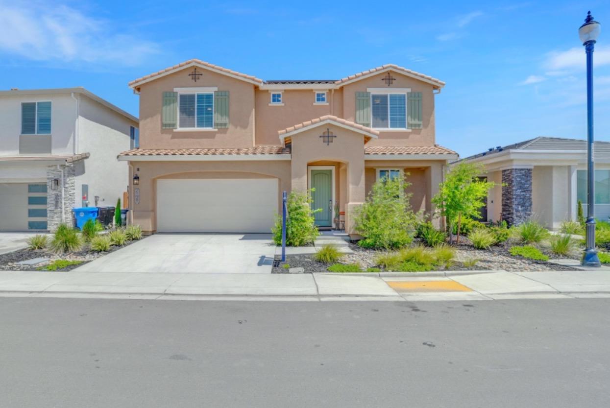 Enchantment Drive, Manteca, California image 2