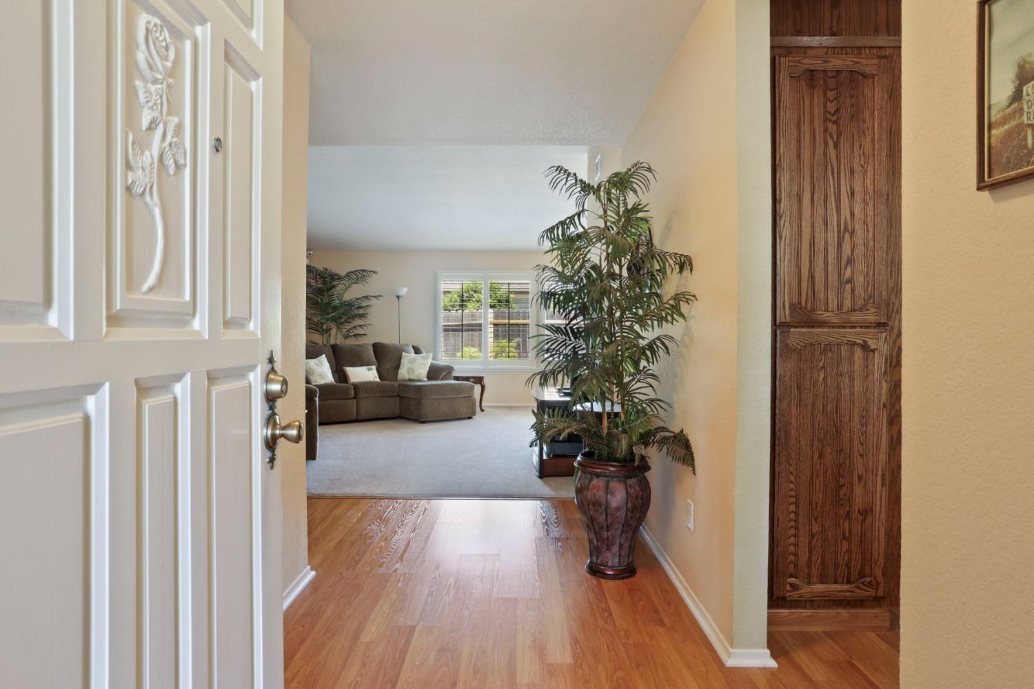 Detail Gallery Image 7 of 62 For 2909 Estate Dr, Stockton,  CA 95209 - 4 Beds | 2 Baths