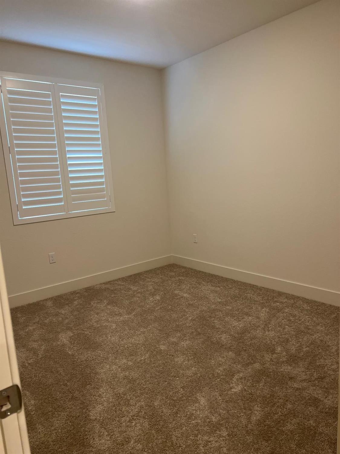Detail Gallery Image 23 of 44 For 5628 Kusnick Ave, Tracy,  CA 95375 - 5 Beds | 3/1 Baths