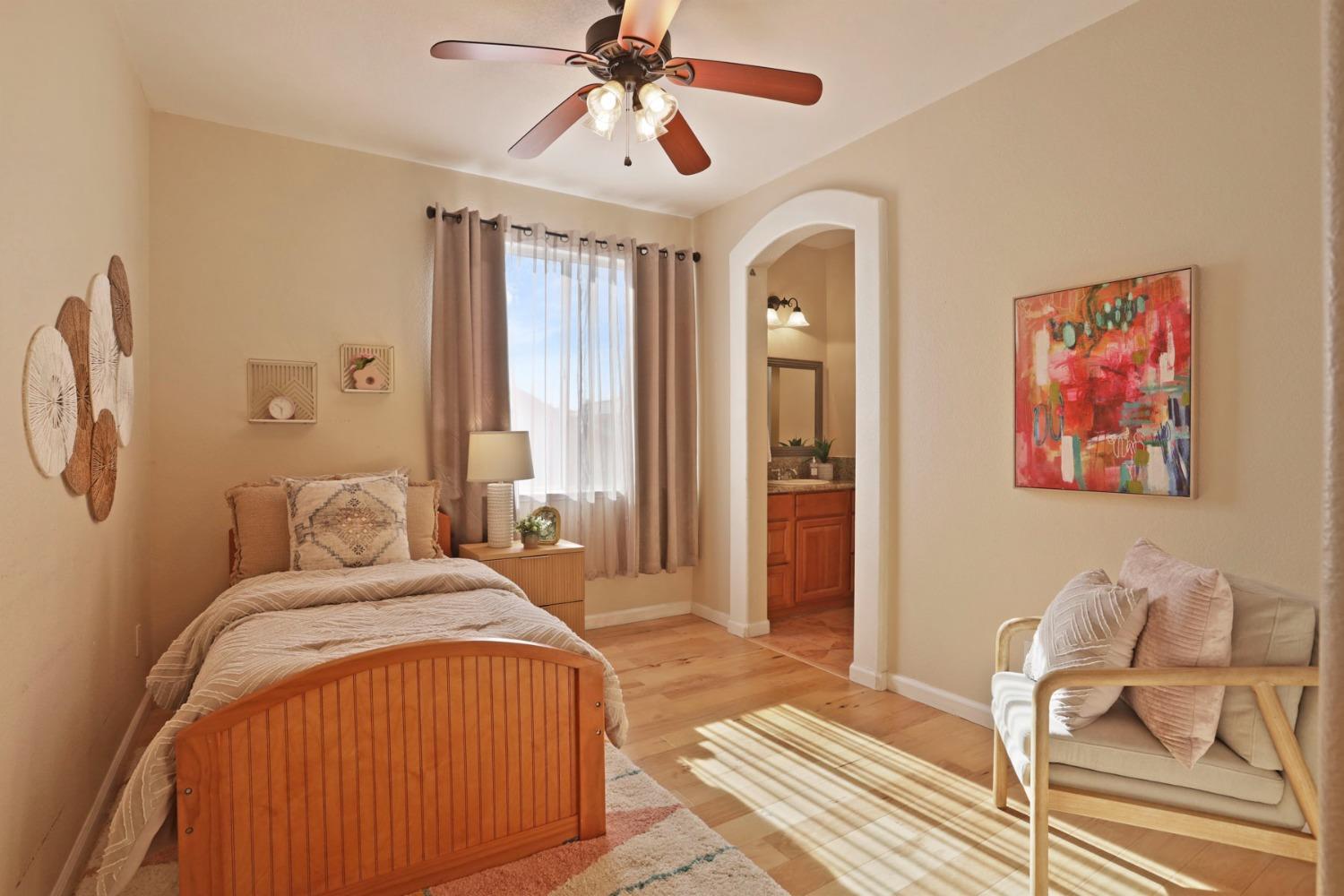 Detail Gallery Image 45 of 65 For 9572 Crystal Water Way, Elk Grove,  CA 95624 - 6 Beds | 4/1 Baths