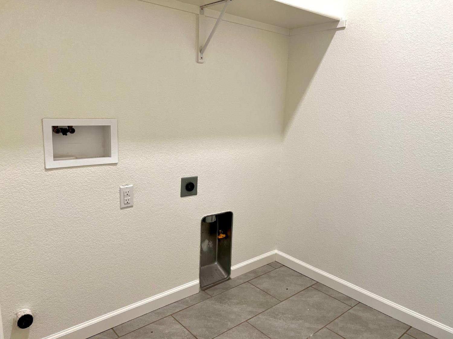 Detail Gallery Image 17 of 29 For 2542 Natomas Crossing Dr, Sacramento,  CA 95834 - 3 Beds | 2/1 Baths