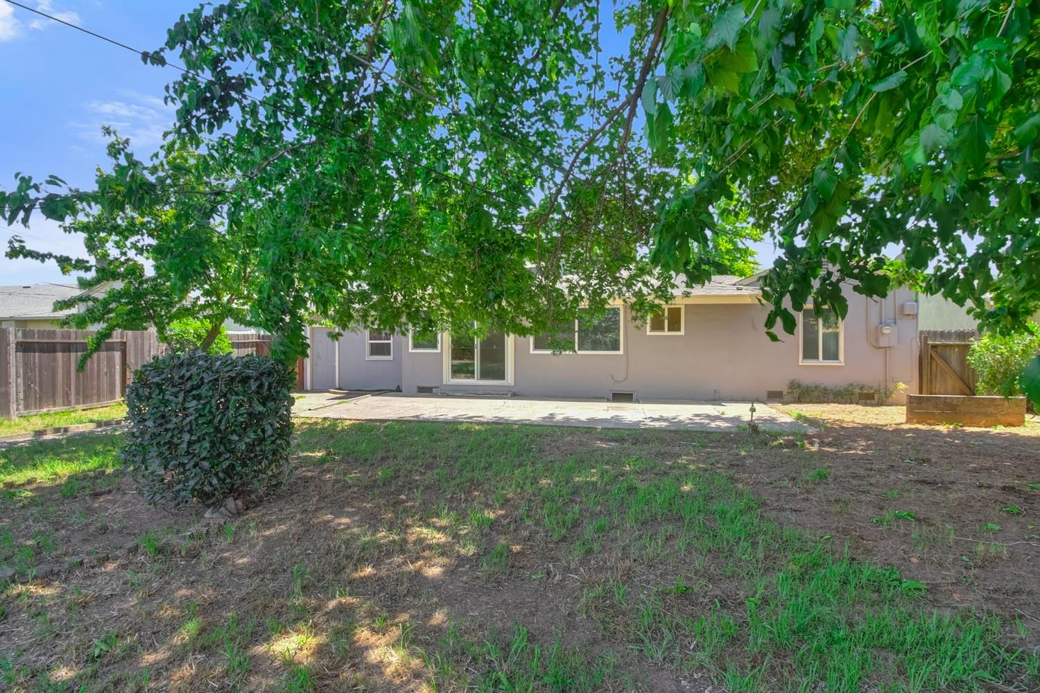 Detail Gallery Image 40 of 44 For 5720 Ortega St, Sacramento,  CA 95824 - 3 Beds | 2 Baths