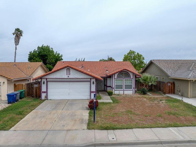 Detail Gallery Image 1 of 32 For 820 Olivewood Dr, Los Banos,  CA 93635 - 3 Beds | 2 Baths