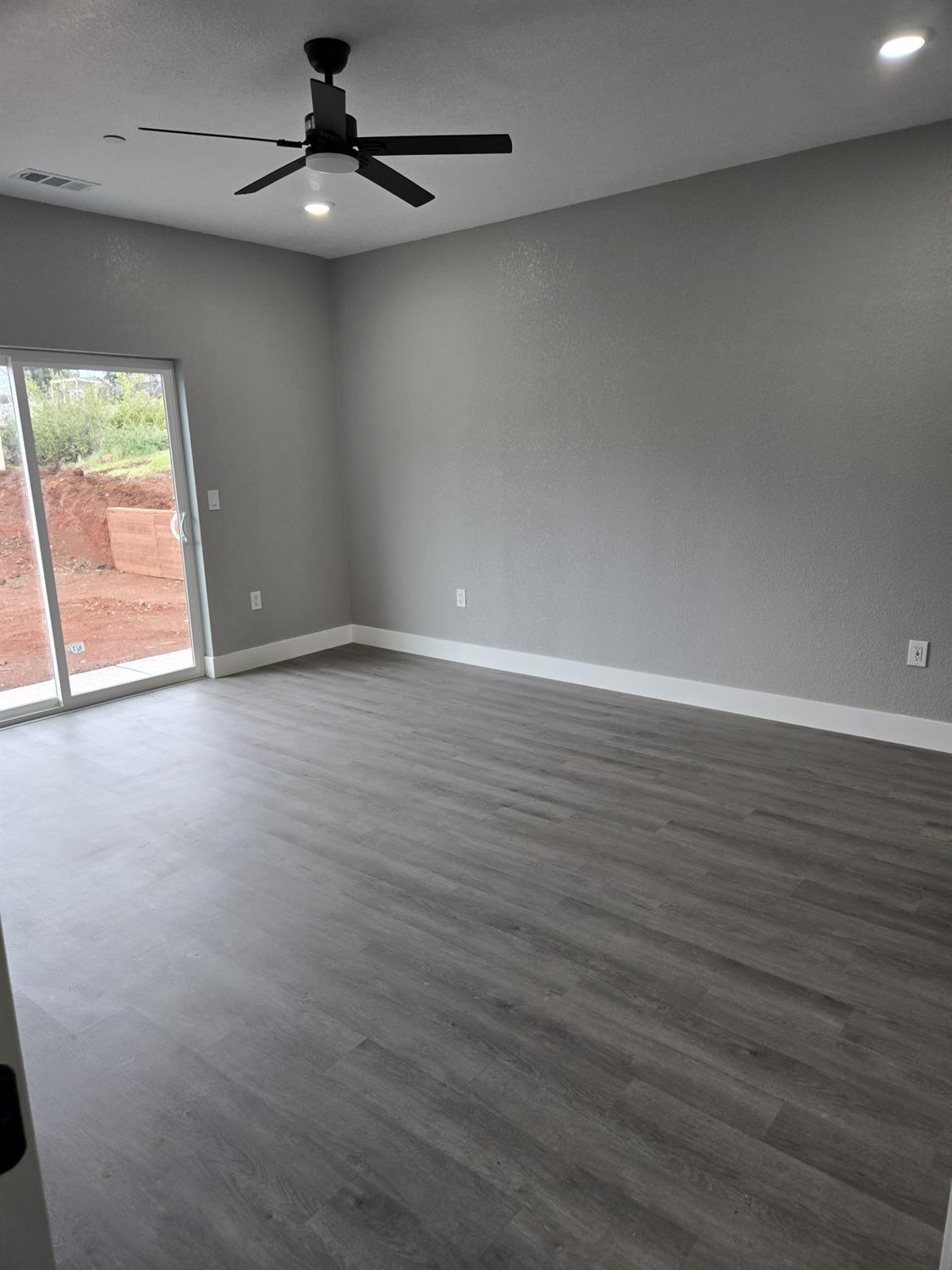 Detail Gallery Image 15 of 35 For 1671 Sweetbriar Ln, Paradise,  CA 95969 - 3 Beds | 2 Baths