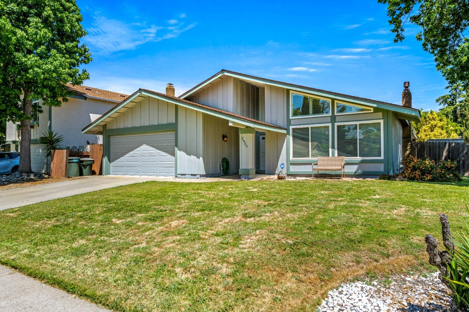 Detail Gallery Image 4 of 54 For 2659 Argolis Way, Sacramento,  CA 95826 - 3 Beds | 2 Baths