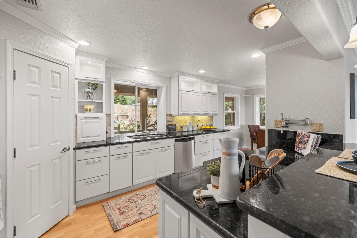 Detail Gallery Image 13 of 69 For 2060 Onion Flat, Cool,  CA 95614 - 4 Beds | 3 Baths