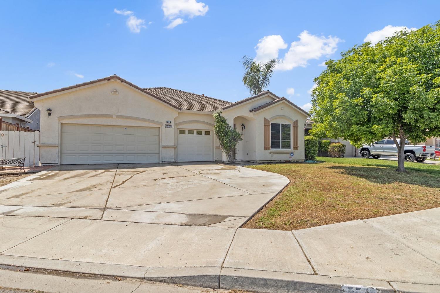 Detail Gallery Image 1 of 38 For 554 Bonanza Dr, Newman,  CA 95360 - 3 Beds | 2 Baths