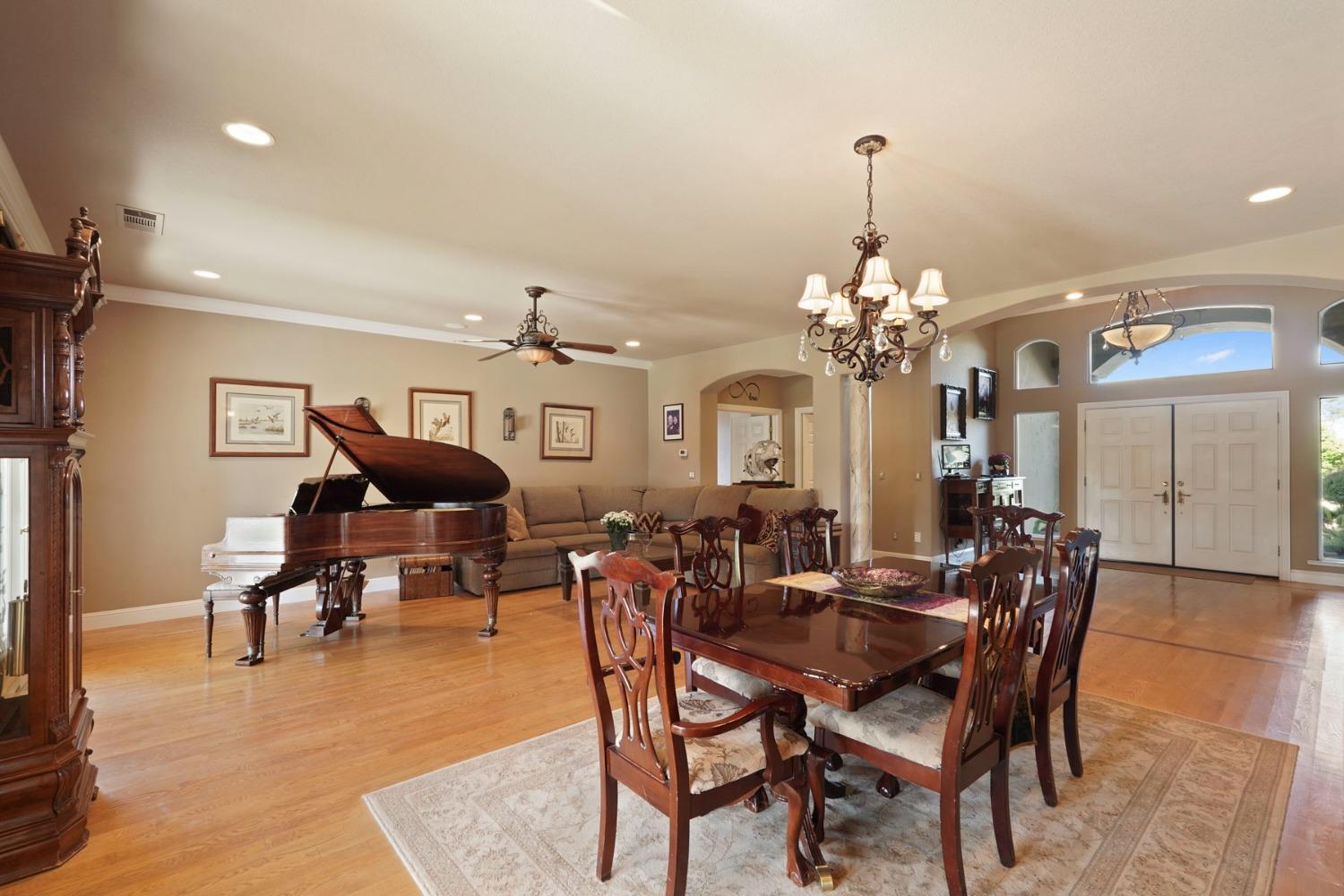 Detail Gallery Image 16 of 63 For 22947 N Samra Hayer Ln, Acampo,  CA 95220 - 4 Beds | 2/1 Baths