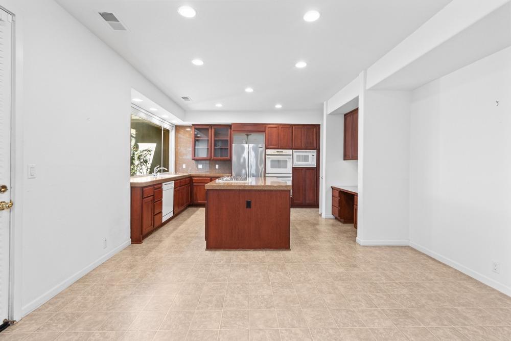 Detail Gallery Image 20 of 56 For 9608 Golf Course Ln, Elk Grove,  CA 95758 - 2 Beds | 2 Baths