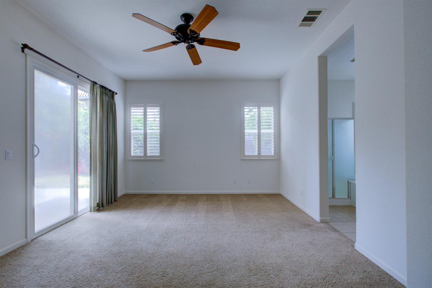 Detail Gallery Image 6 of 37 For 3804 Apple Blossom Ln, Turlock,  CA 95382 - 3 Beds | 2 Baths
