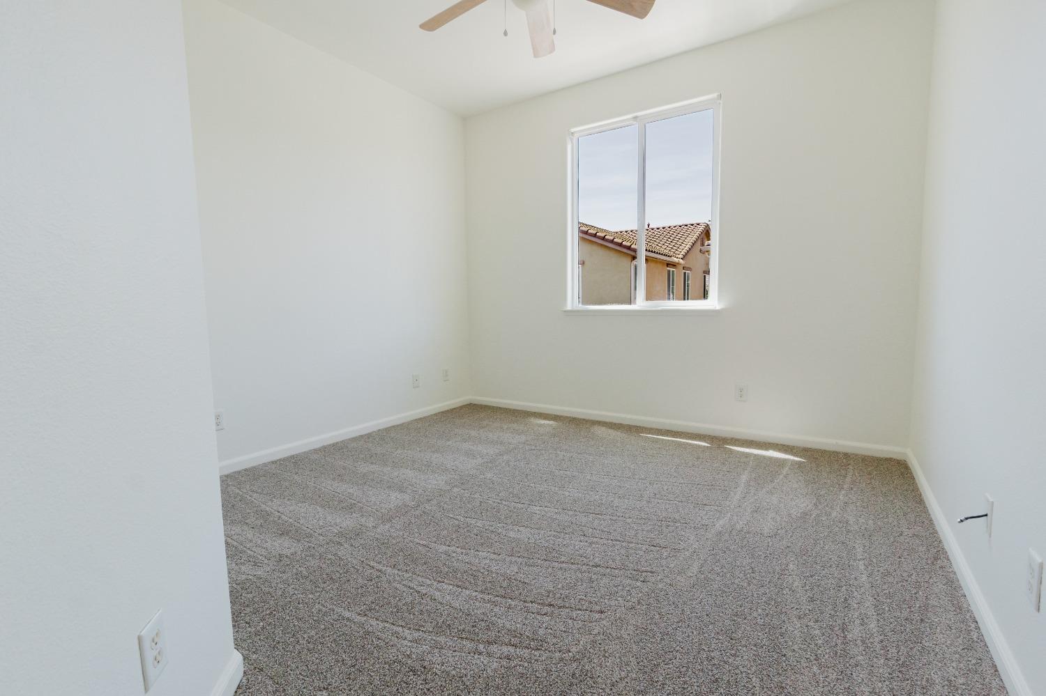 Detail Gallery Image 20 of 25 For 10931 Dutch Tulip Dr, Stockton,  CA 95209 - 4 Beds | 2/1 Baths
