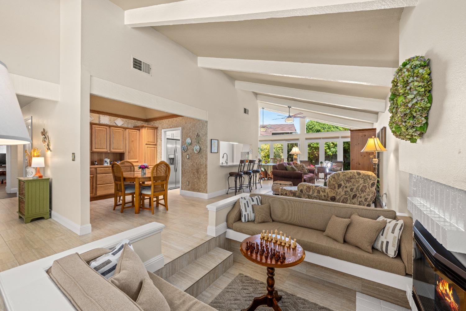 Detail Gallery Image 10 of 54 For 2659 Argolis Way, Sacramento,  CA 95826 - 3 Beds | 2 Baths