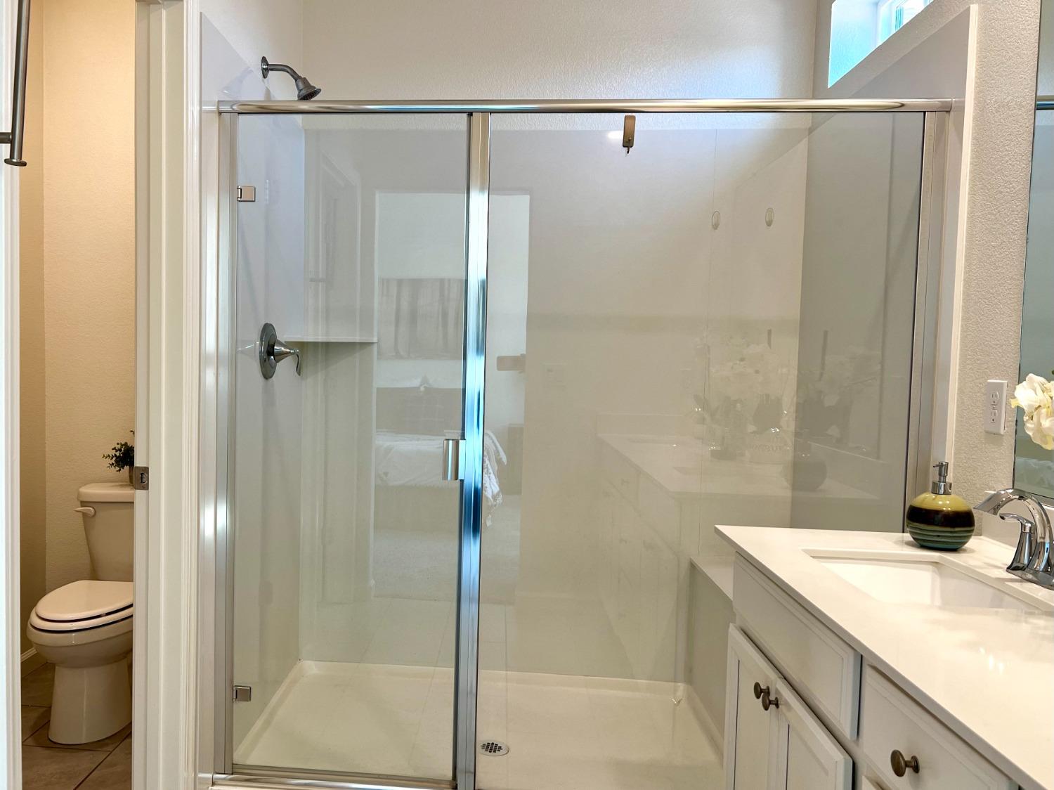 Detail Gallery Image 16 of 29 For 2542 Natomas Crossing Dr, Sacramento,  CA 95834 - 3 Beds | 2/1 Baths