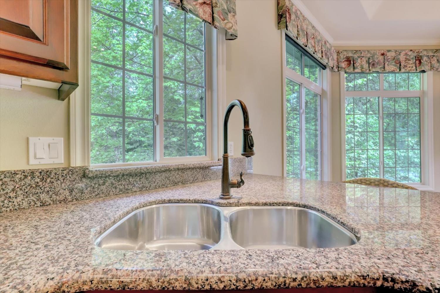 Detail Gallery Image 22 of 99 For 12857 Chatsworth Ln, Grass Valley,  CA 95945 - 4 Beds | 4/1 Baths