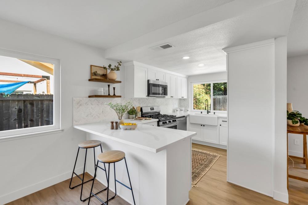Detail Gallery Image 10 of 33 For 9049 Meadowsweet Way, Elk Grove,  CA 95624 - 4 Beds | 2 Baths