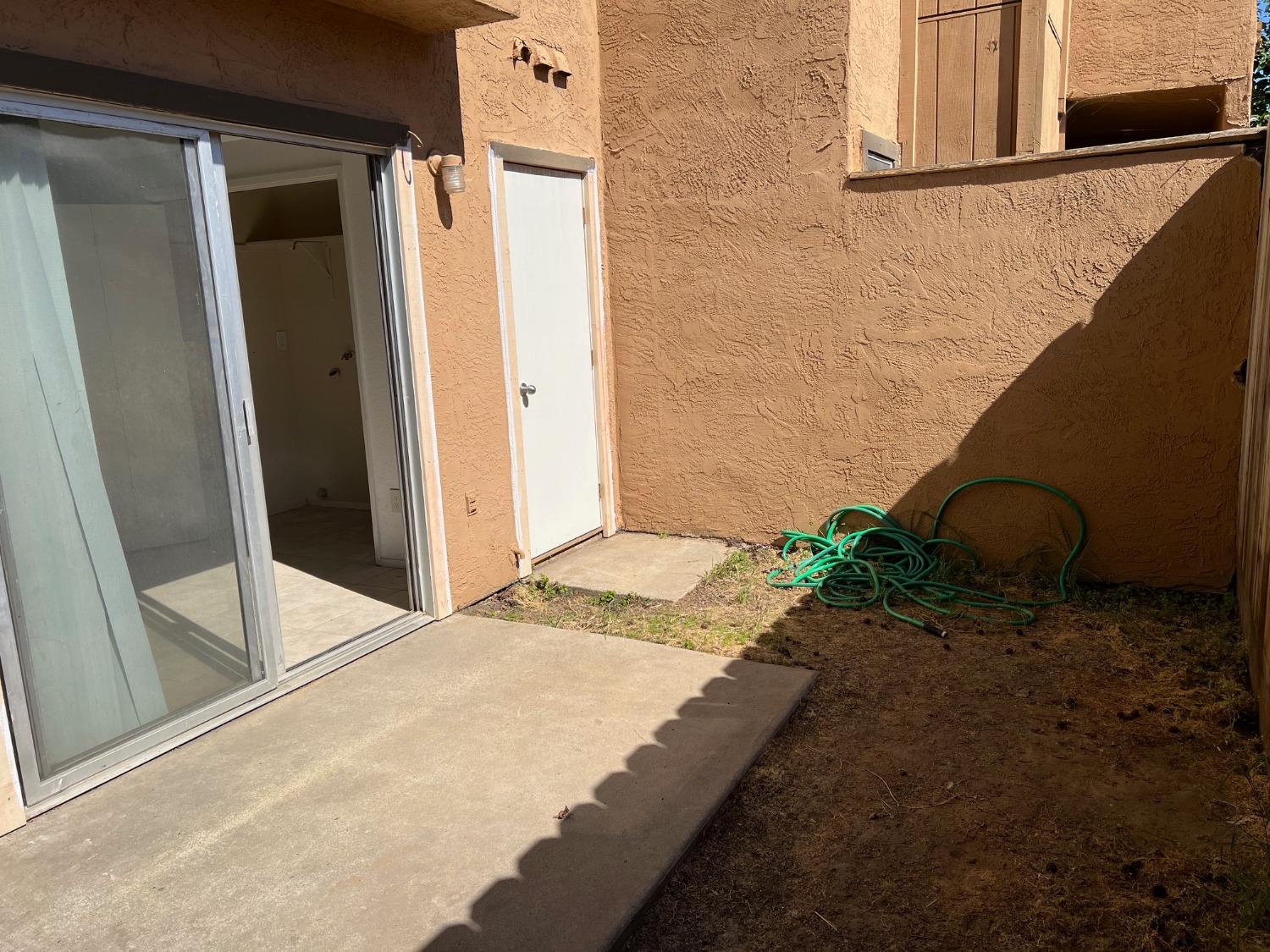 Detail Gallery Image 18 of 23 For 564 Pirinen Ln #B,  Modesto,  CA 95354 - 2 Beds | 1/1 Baths