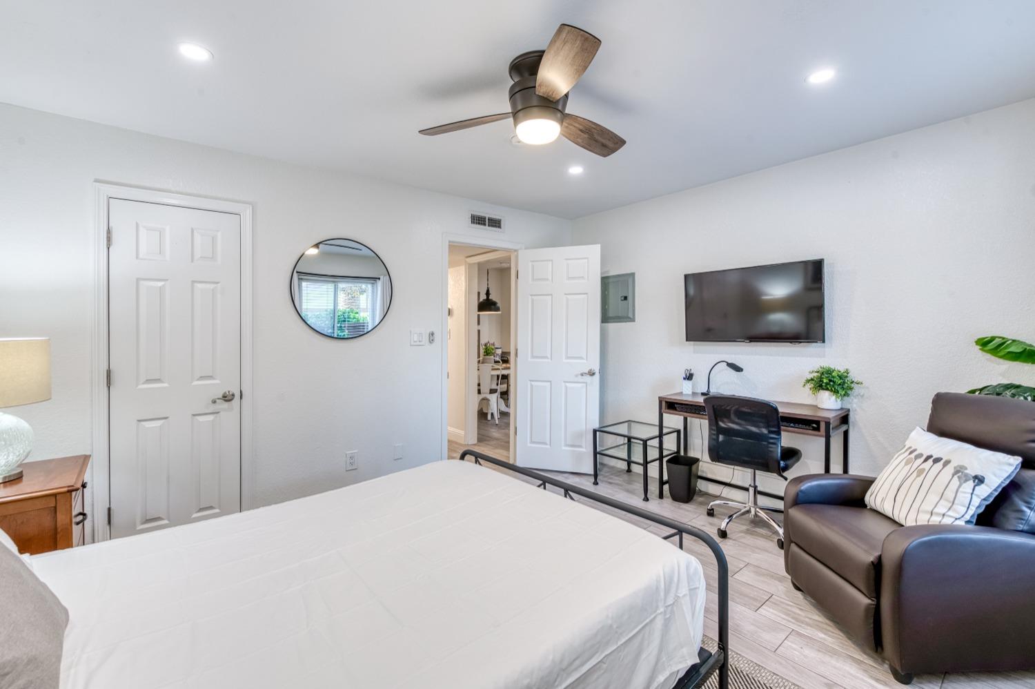 Detail Gallery Image 15 of 25 For 2881 Huntington Blvd #116,  Fresno,  CA 93721 - 1 Beds | 1 Baths