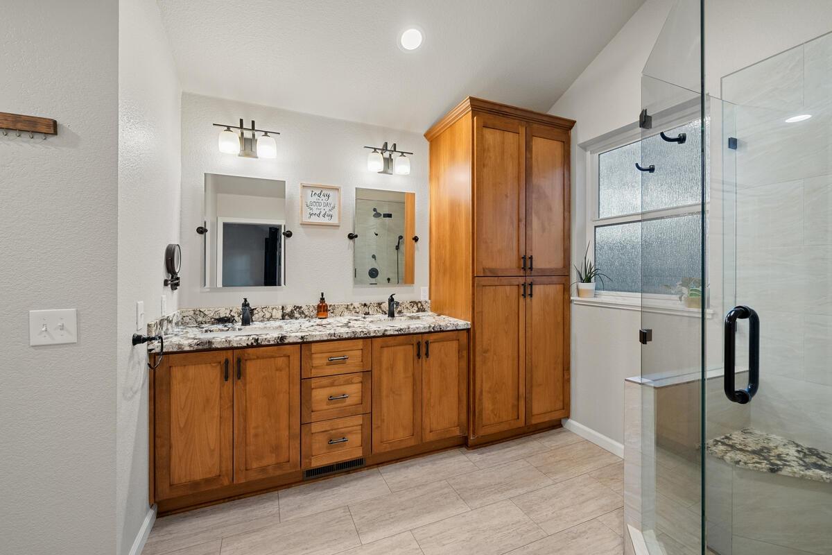 Detail Gallery Image 38 of 64 For 5844 Cold Springs Dr, Foresthill,  CA 95631 - 3 Beds | 3 Baths